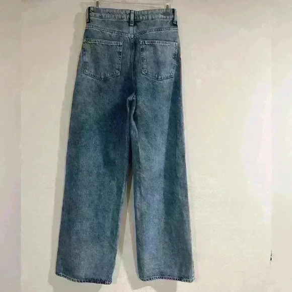 H&M wide leg boot cut women jeans size 2 or Euro 34. Pre owned like new - Picture 2 of 6